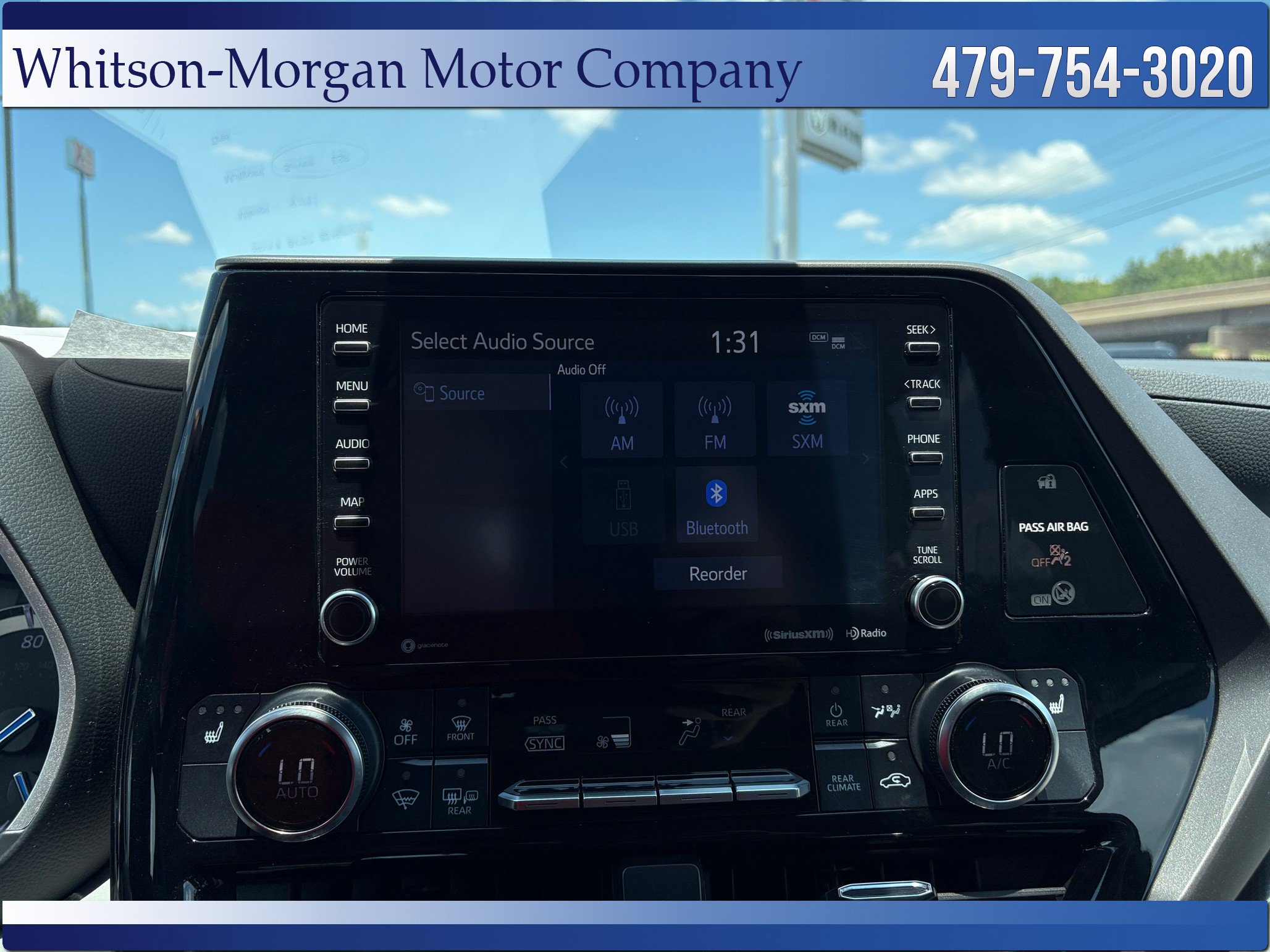Used 2022 Toyota Highlander XLE AWD/4WD image 28
