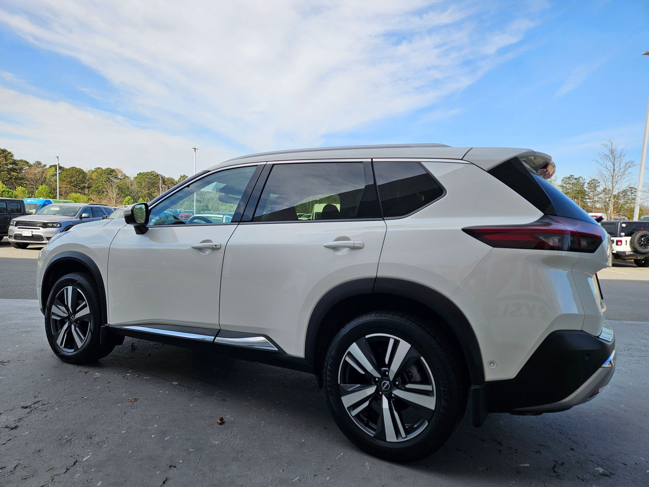 Used 2023 Nissan Rogue Platinum w/ Platinum Premium Package AWD/4WD image 5