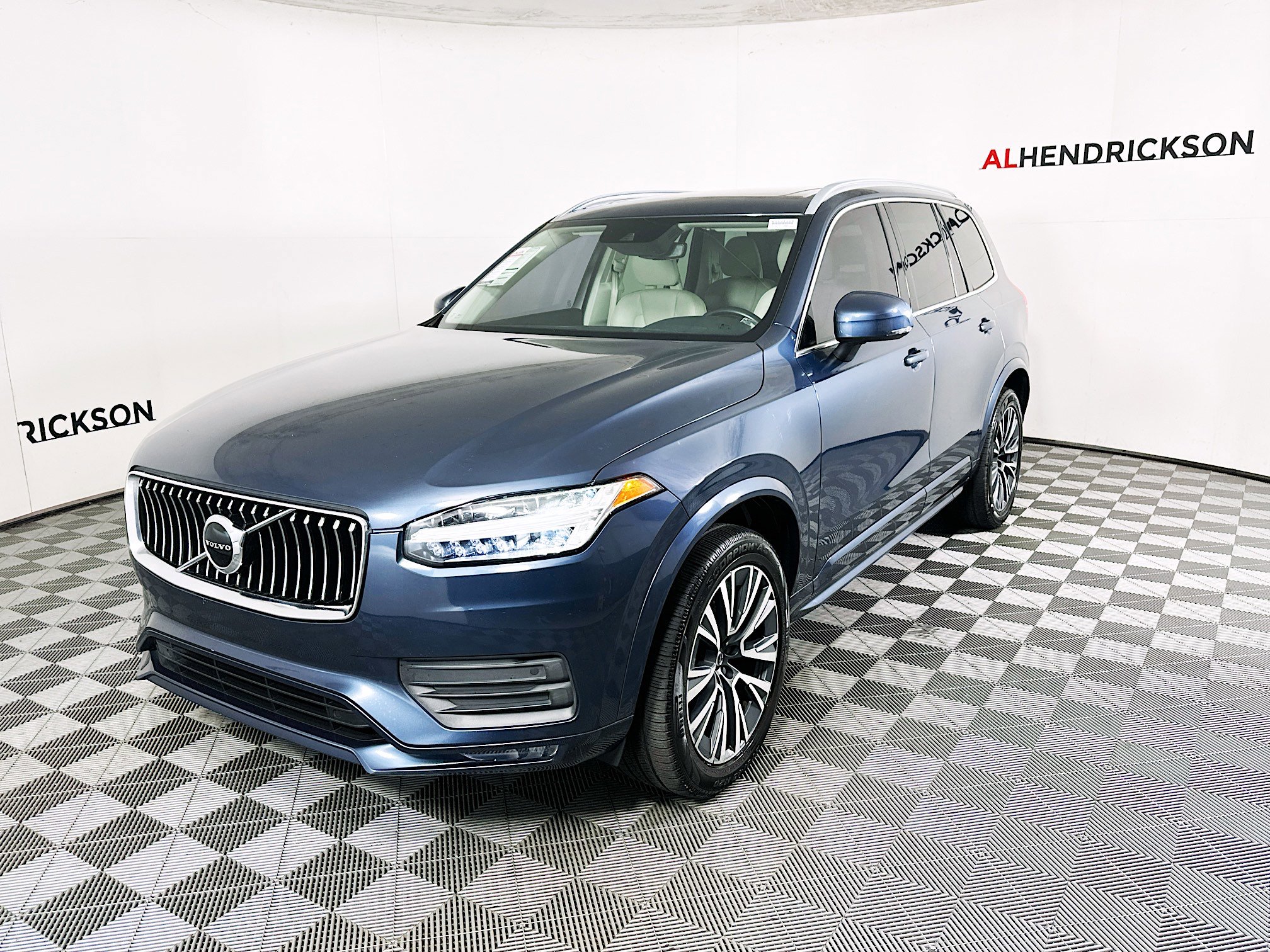 Used 2020 Volvo XC90 T5 Momentum w/ Protection Package Premier image 7