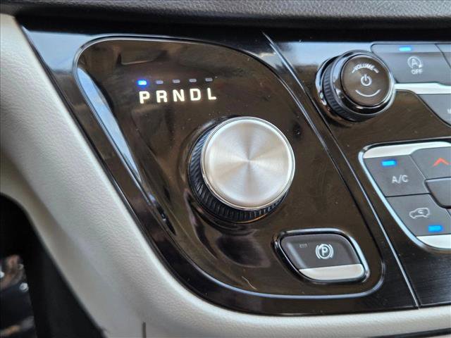 Used 2023 Chrysler Voyager LX image 13