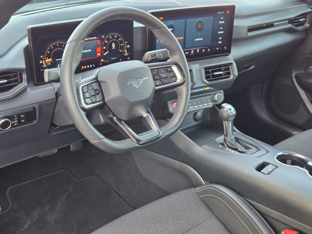 Used 2025 Ford Mustang EcoBoost image 10