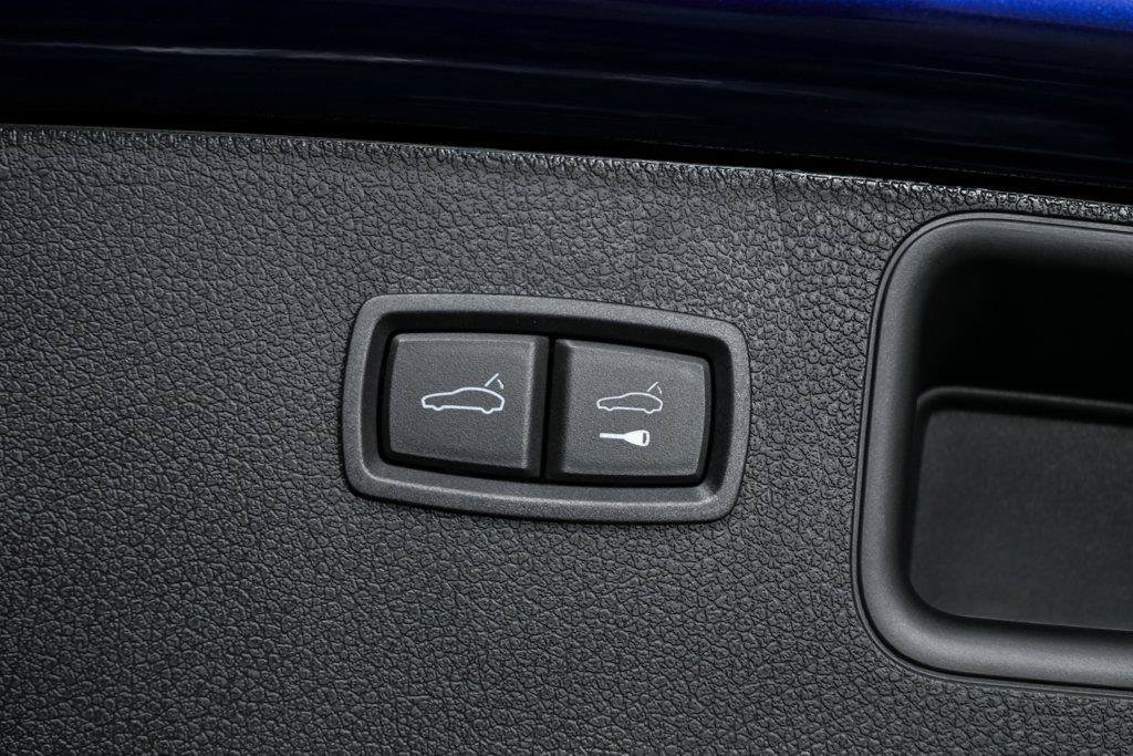 Used 2026 Porsche Macan AWD/4WD image 32