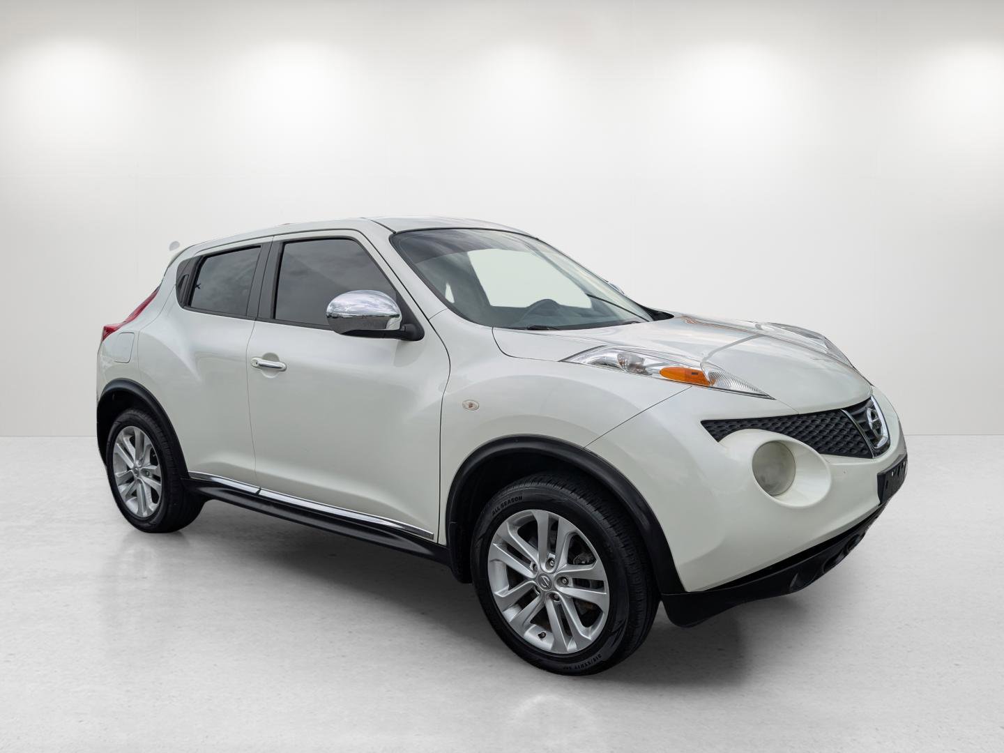 Used 2013 Nissan Juke SL w/ Chrome Pkg image 3