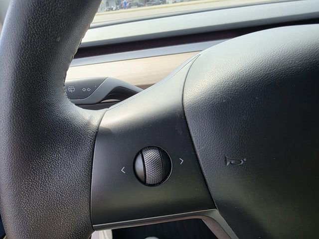 Used 2023 Tesla Model 3 Standard Range image 18