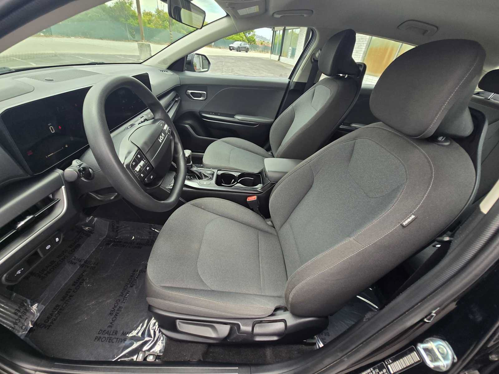Used 2025 Kia K4 FWD image 21