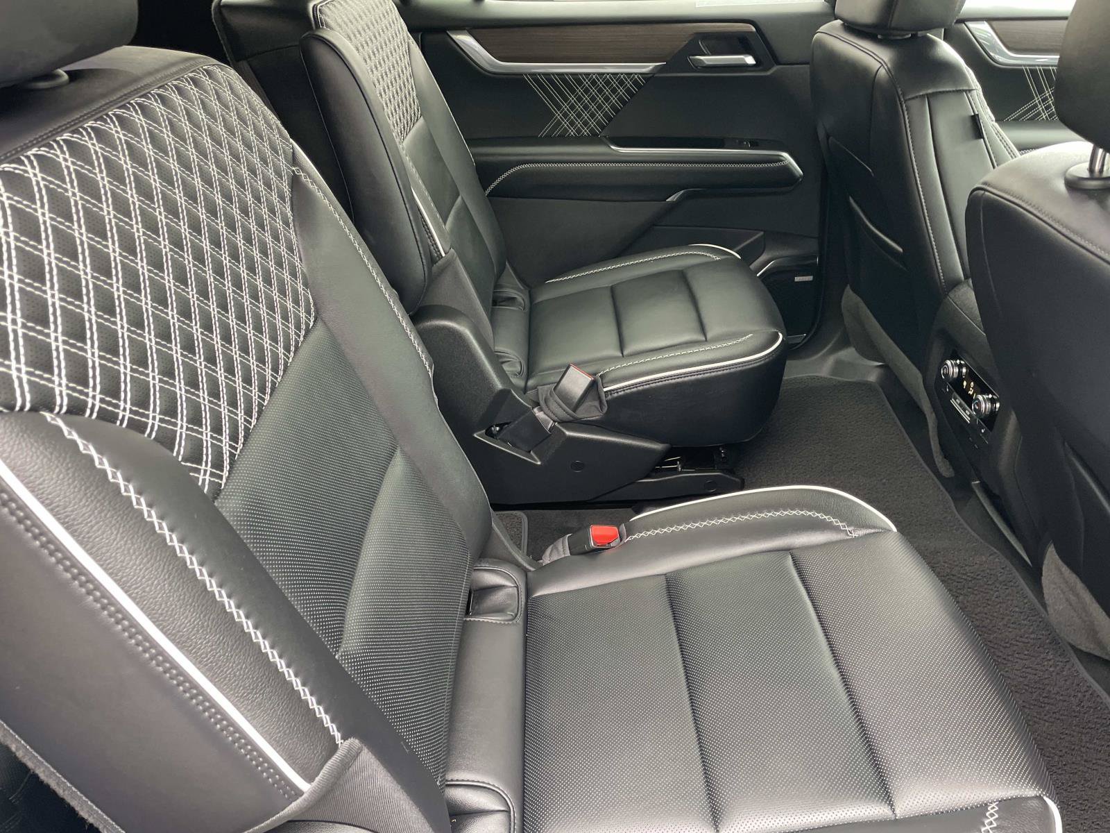 Used 2026 GMC Acadia Denali w/ Super Cruise Package FWD image 27