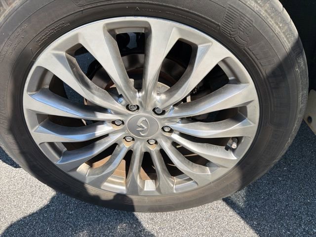 Used 2017 INFINITI QX80 4WD w/ Deluxe Technology Package image 13