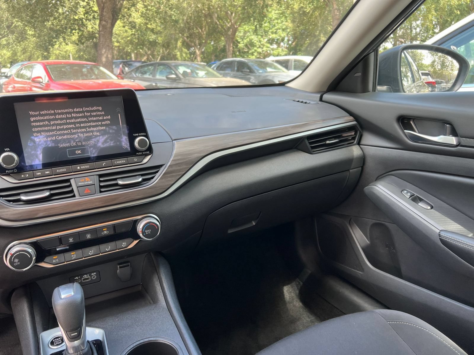 Used 2025 Nissan Altima 2.5 SV FWD image 35