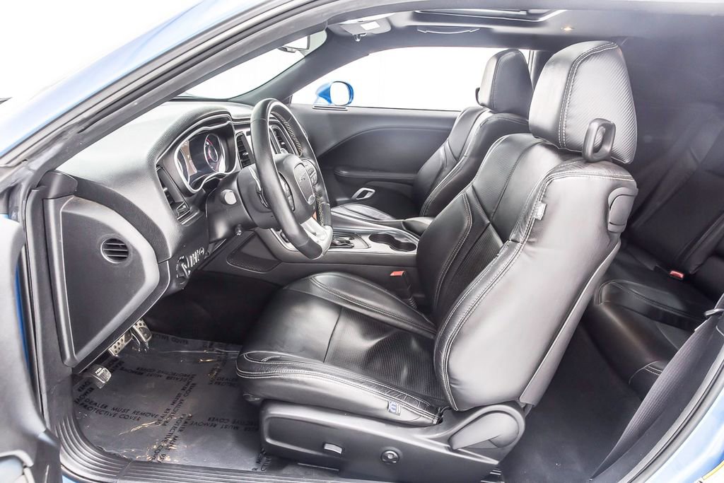 Used 2015 Dodge Challenger SRT w/ Technology Group image 30