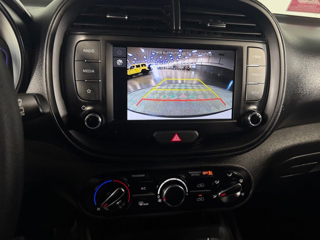 Used 2025 Kia Soul LX FWD image 21