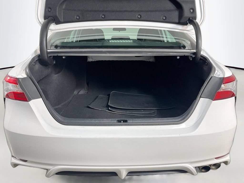 Used 2020 Toyota Camry SE FWD image 10