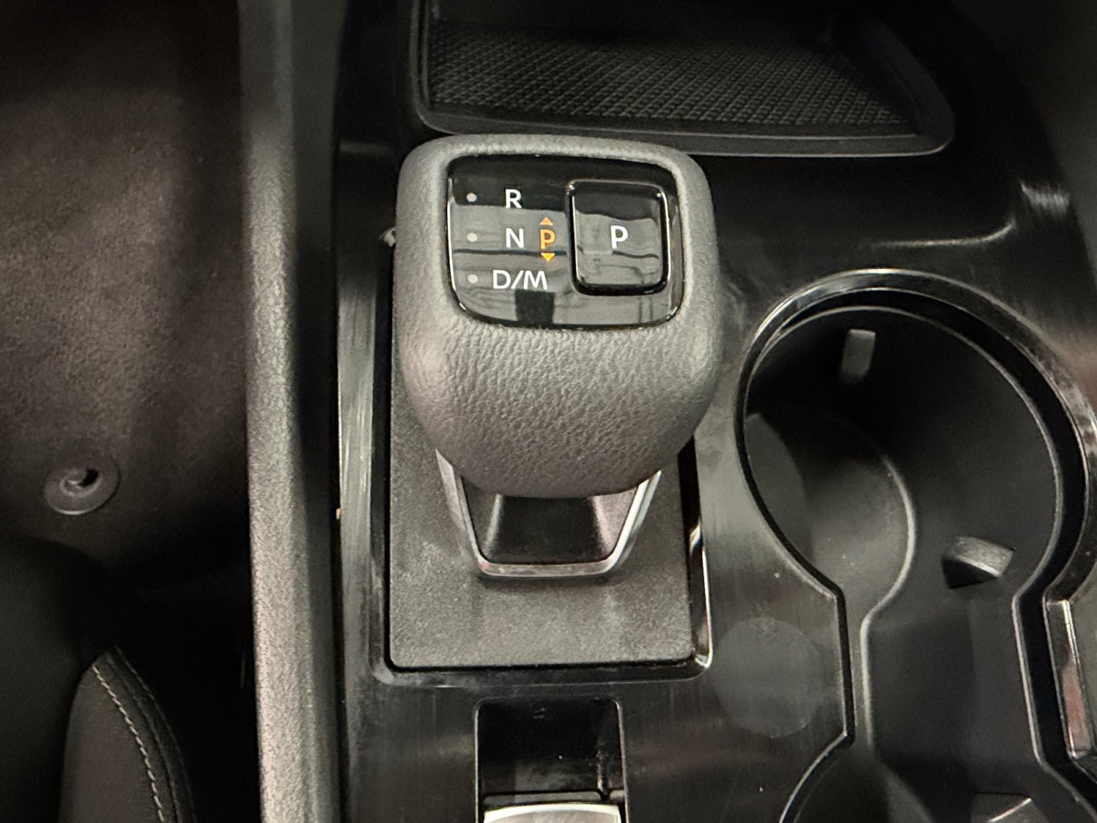 Used 2024 Nissan Rogue S FWD image 22