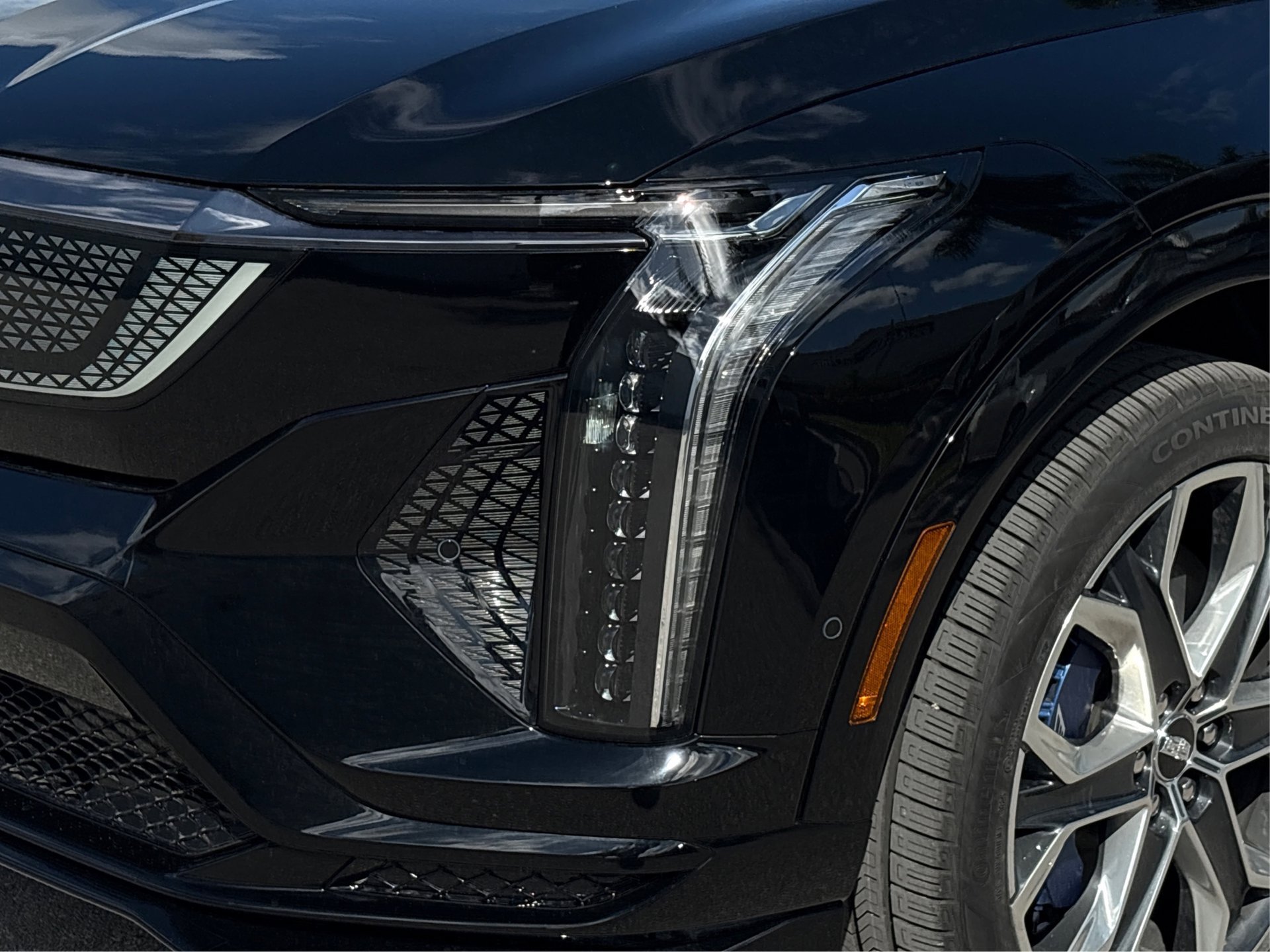 New 2026 Cadillac Optiq V AWD/4WD image 14