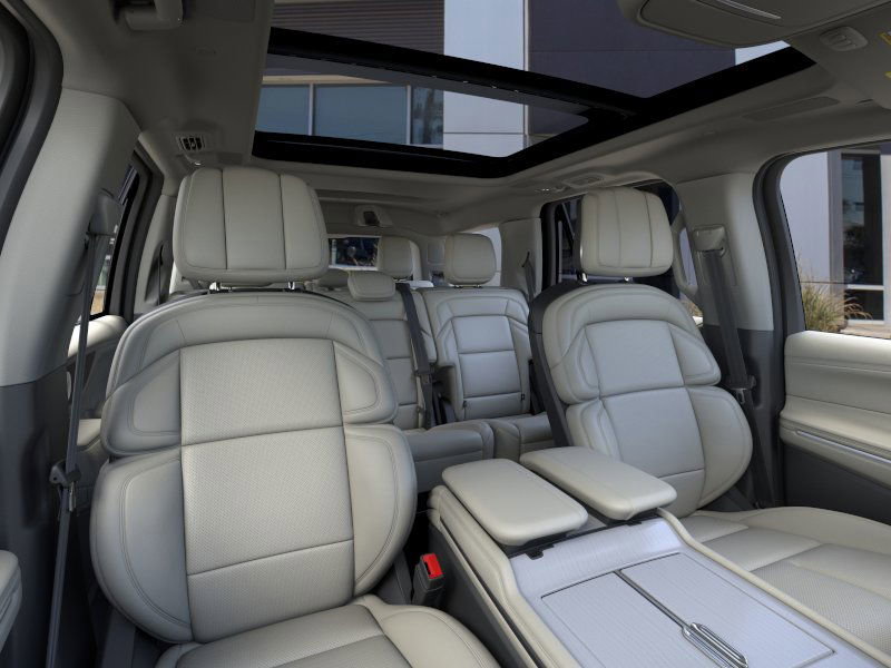 New 2026 Lincoln Navigator Reserve w/ Jet Appearance Package image 10