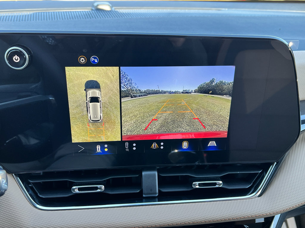 New 2026 Chevrolet Equinox ACTIV w/ Safety and Technology Package image 12