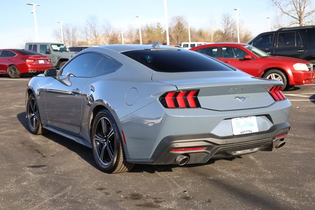 Used 2024 Ford Mustang Coupe image 6