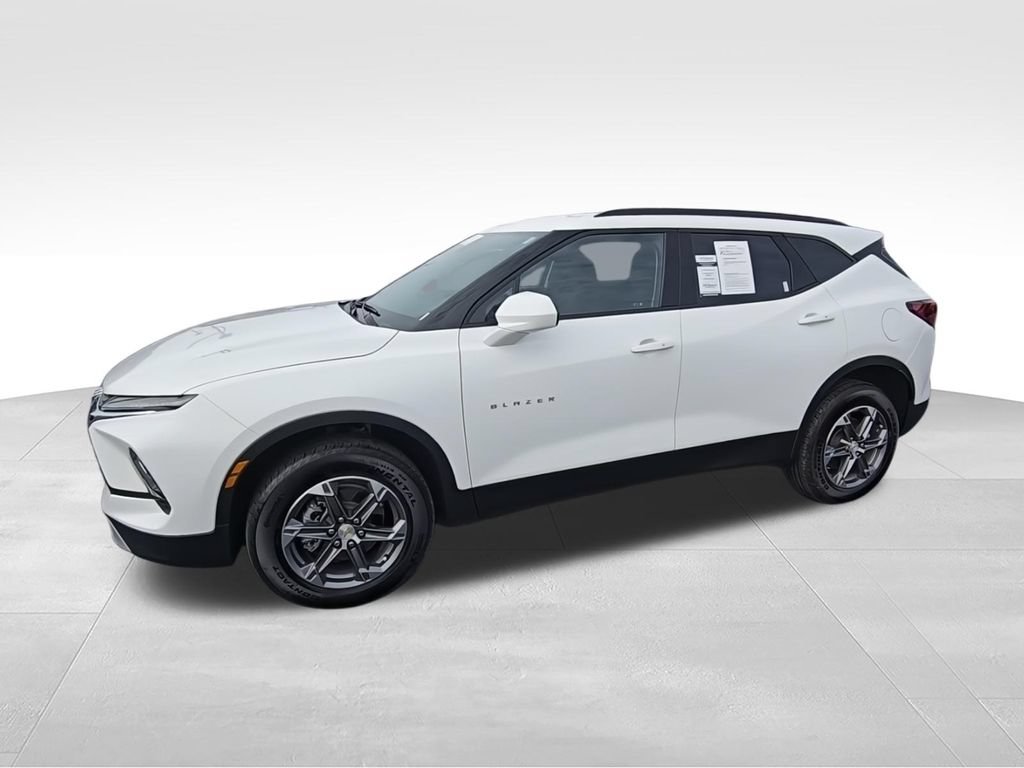 Used 2024 Chevrolet Blazer LT w/ Convenience Package FWD image 5