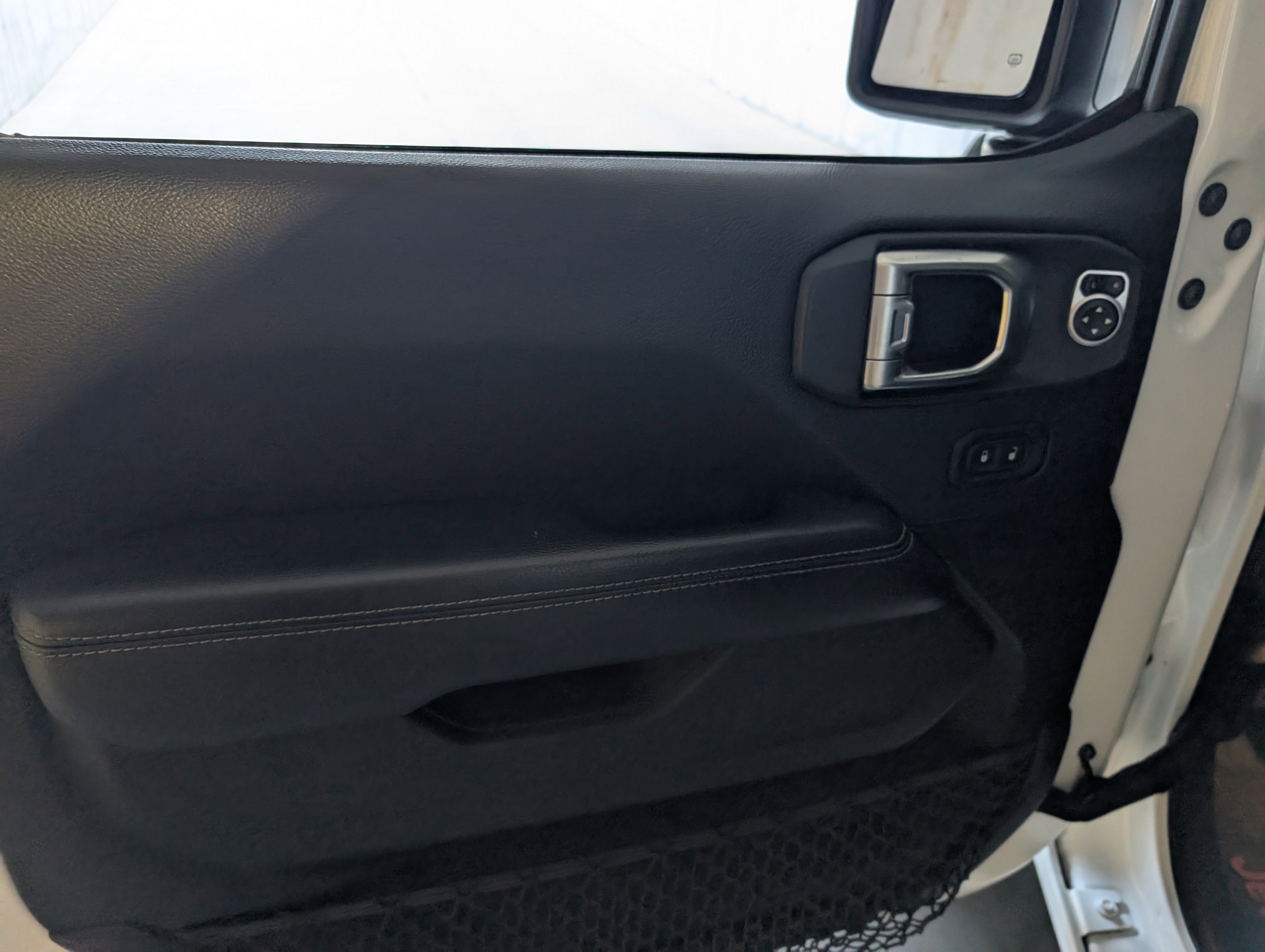 Used 2018 Jeep Wrangler Unlimited Sahara image 28