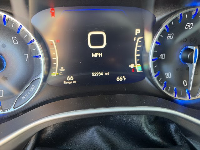 Used 2023 Chrysler Pacifica Touring-L FWD image 16