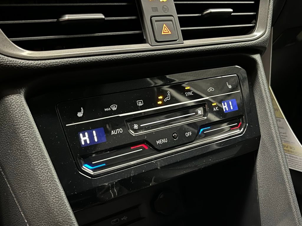 New 2026 Volkswagen Taos SE AWD/4WD image 11