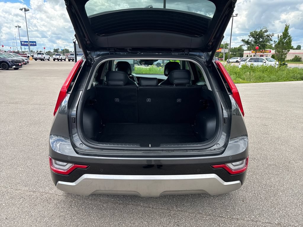 Used 2023 Kia Niro SX Touring FWD image 45