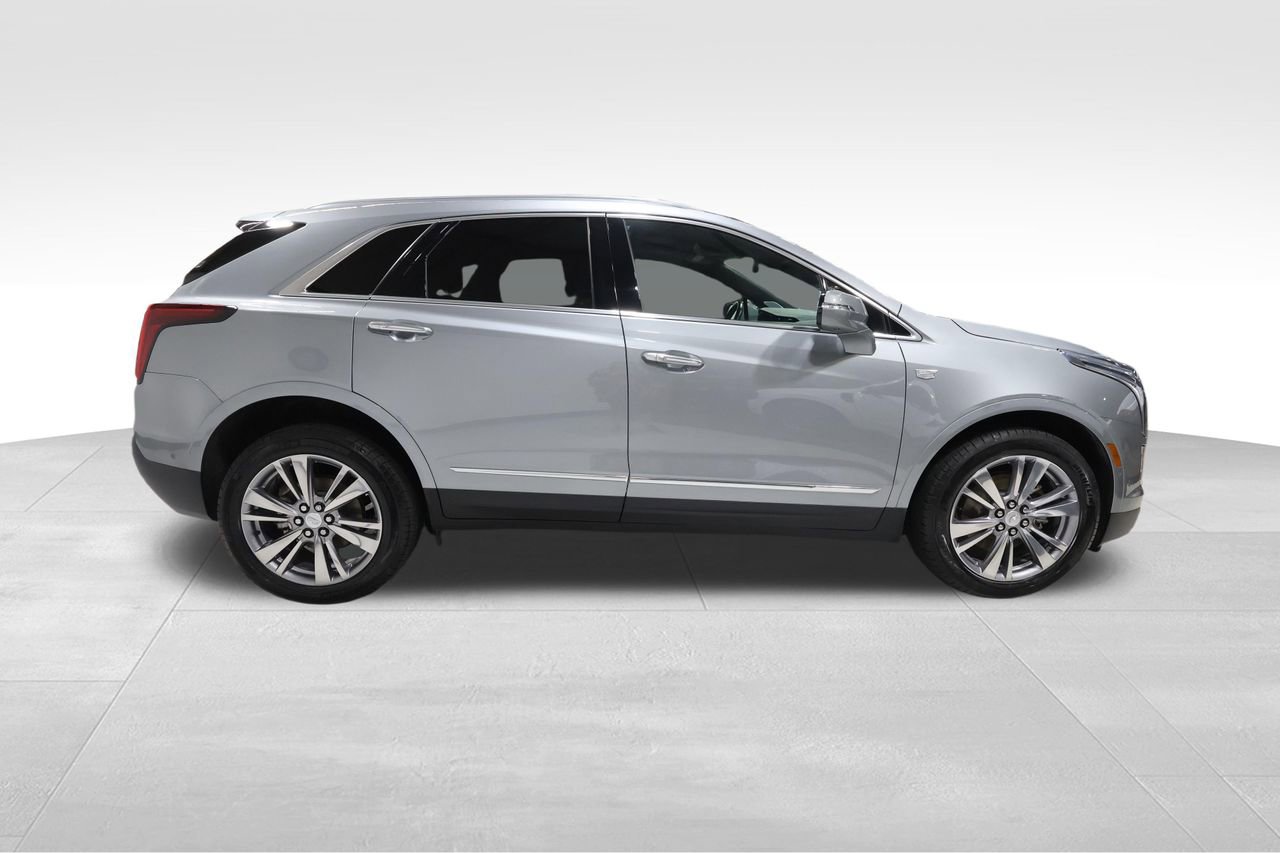 Certified 2025 Cadillac XT5 Premium Luxury w/ Technology Package AWD/4WD image 5