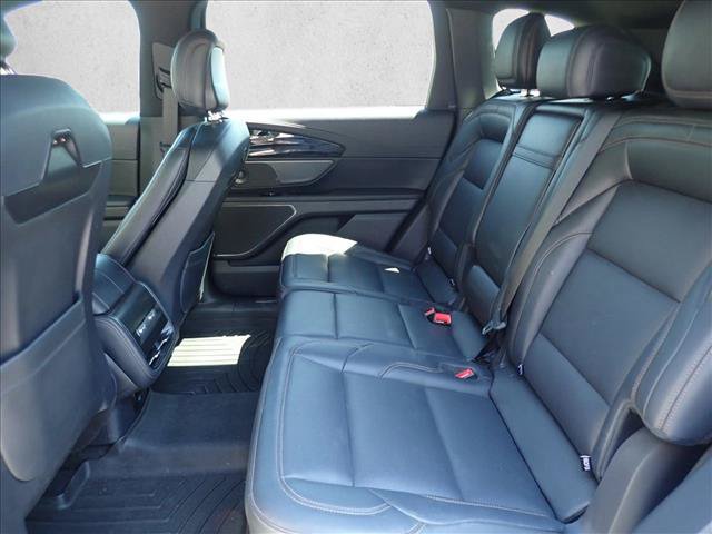 Used 2024 Lincoln Nautilus Premier w/ Equipment Group 102A AWD/4WD image 9
