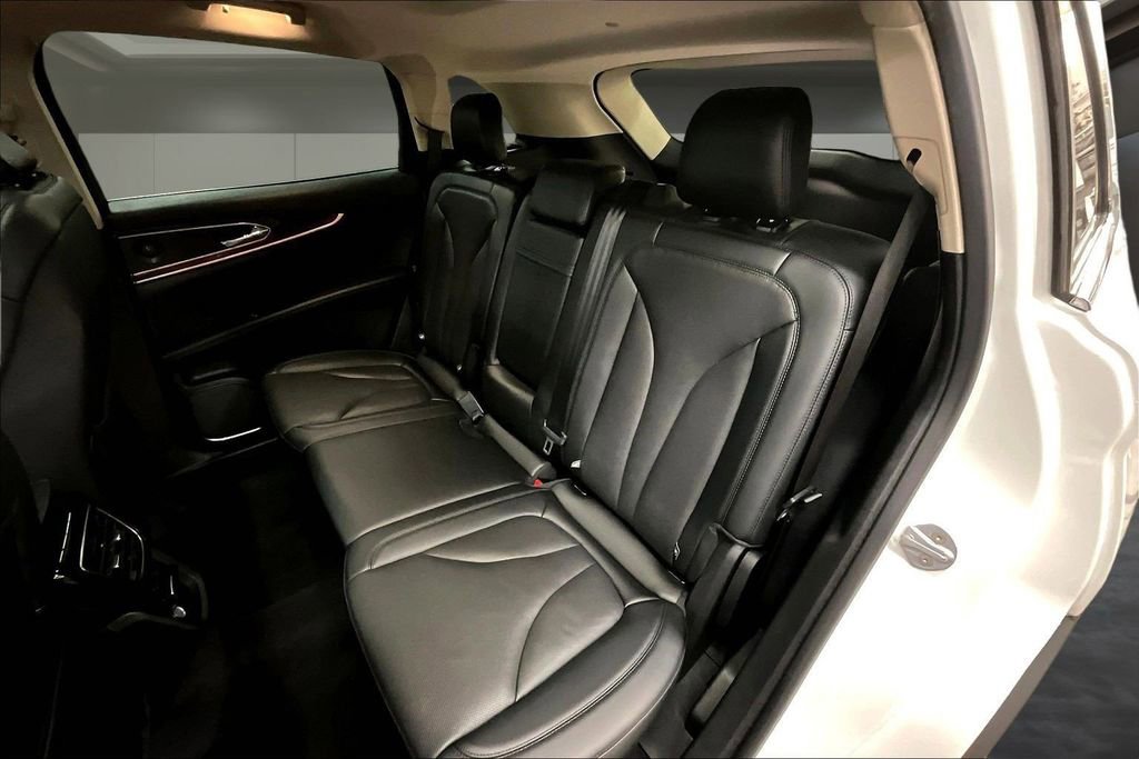 Used 2023 Lincoln Nautilus Reserve w/ Luxury Package AWD/4WD image 22
