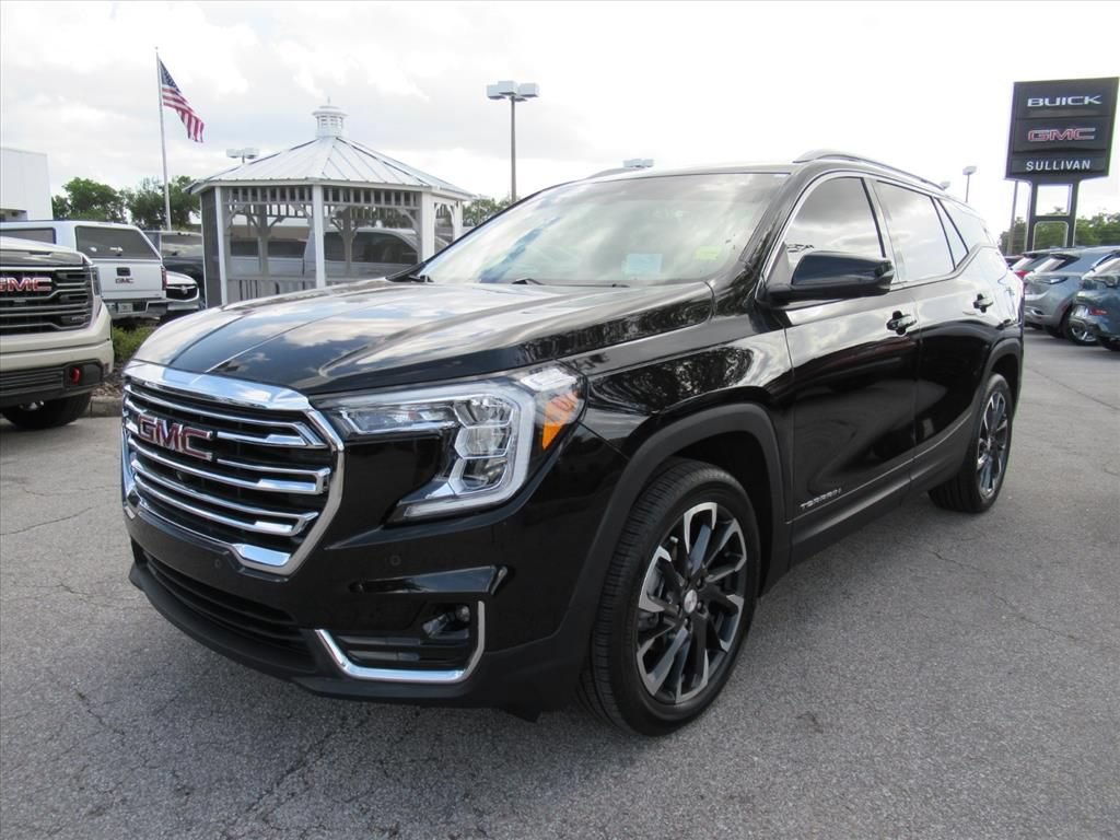 Used 2023 GMC Terrain SLT w/ Infotainment Package II FWD image 3
