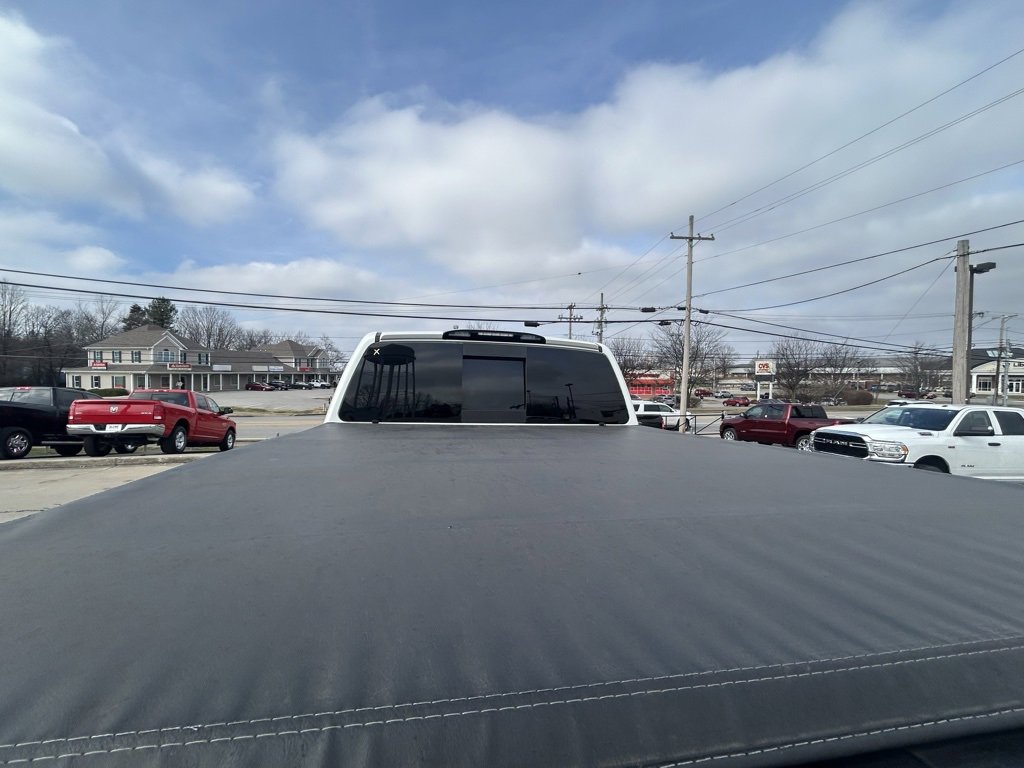 Used 2018 Nissan Titan SL w/ Chrome Package image 8