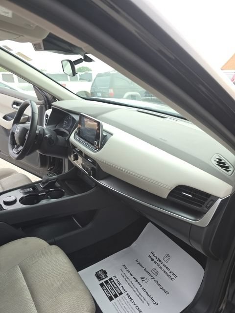 Used 2025 Nissan Rogue SV AWD/4WD image 30