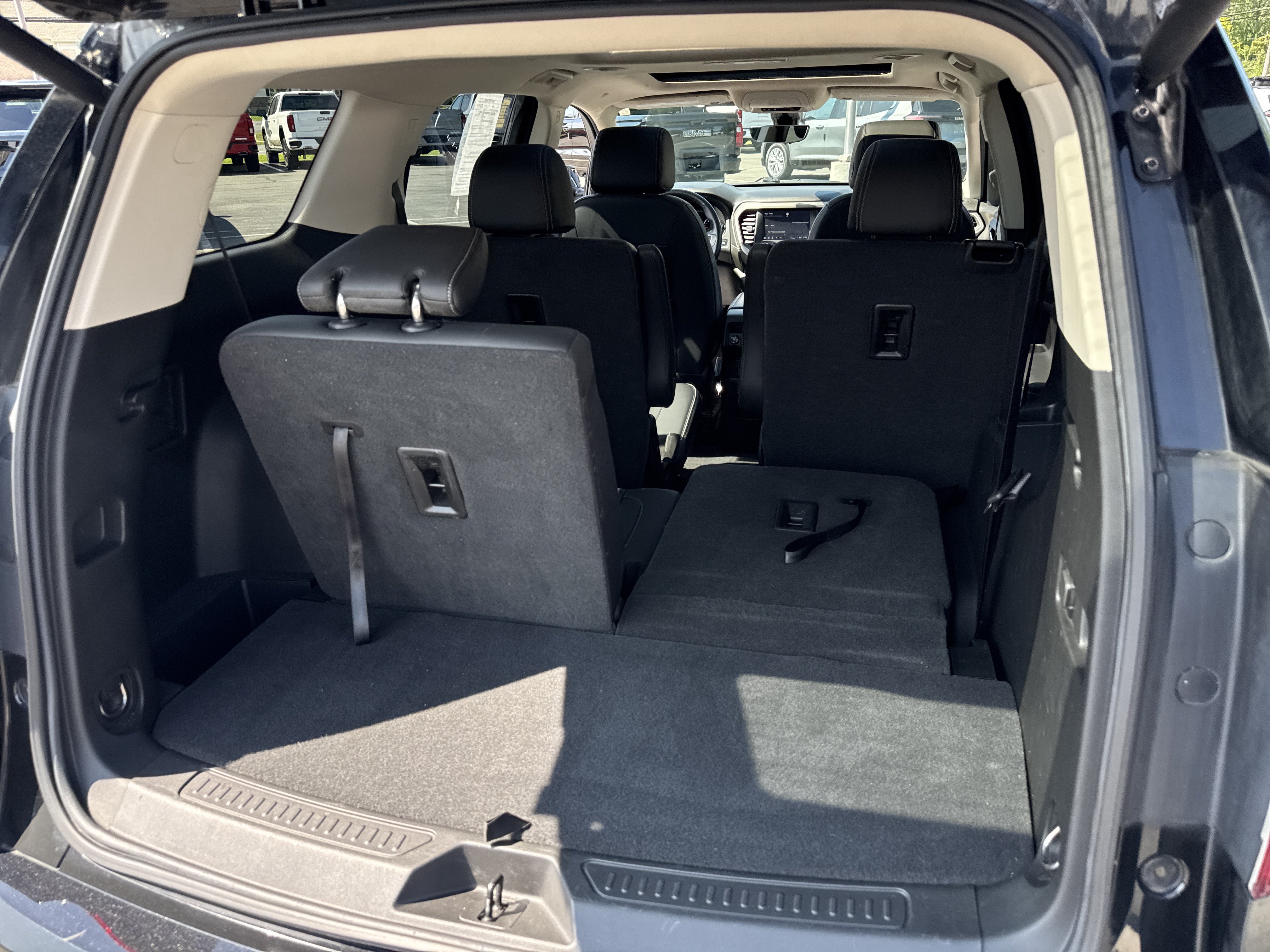 Certified 2022 GMC Acadia Denali w/ Denali Ultimate Package AWD/4WD image 6