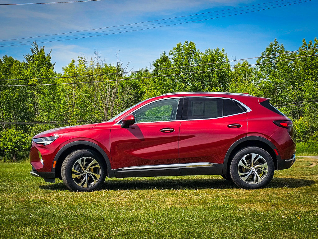 Used 2023 Buick Envision Essence AWD/4WD image 7