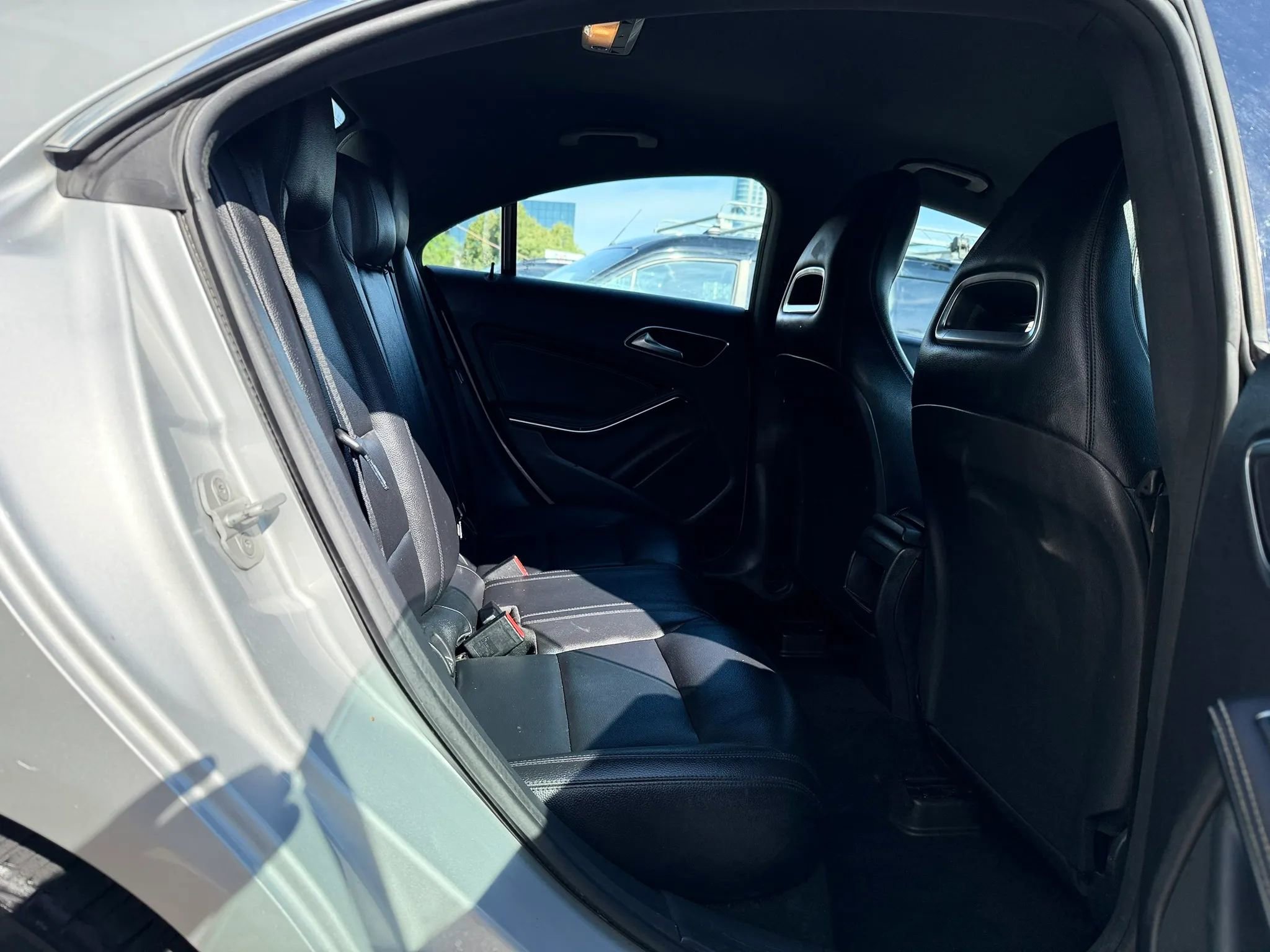 Used 2014 Mercedes-Benz CLA 250 image 30