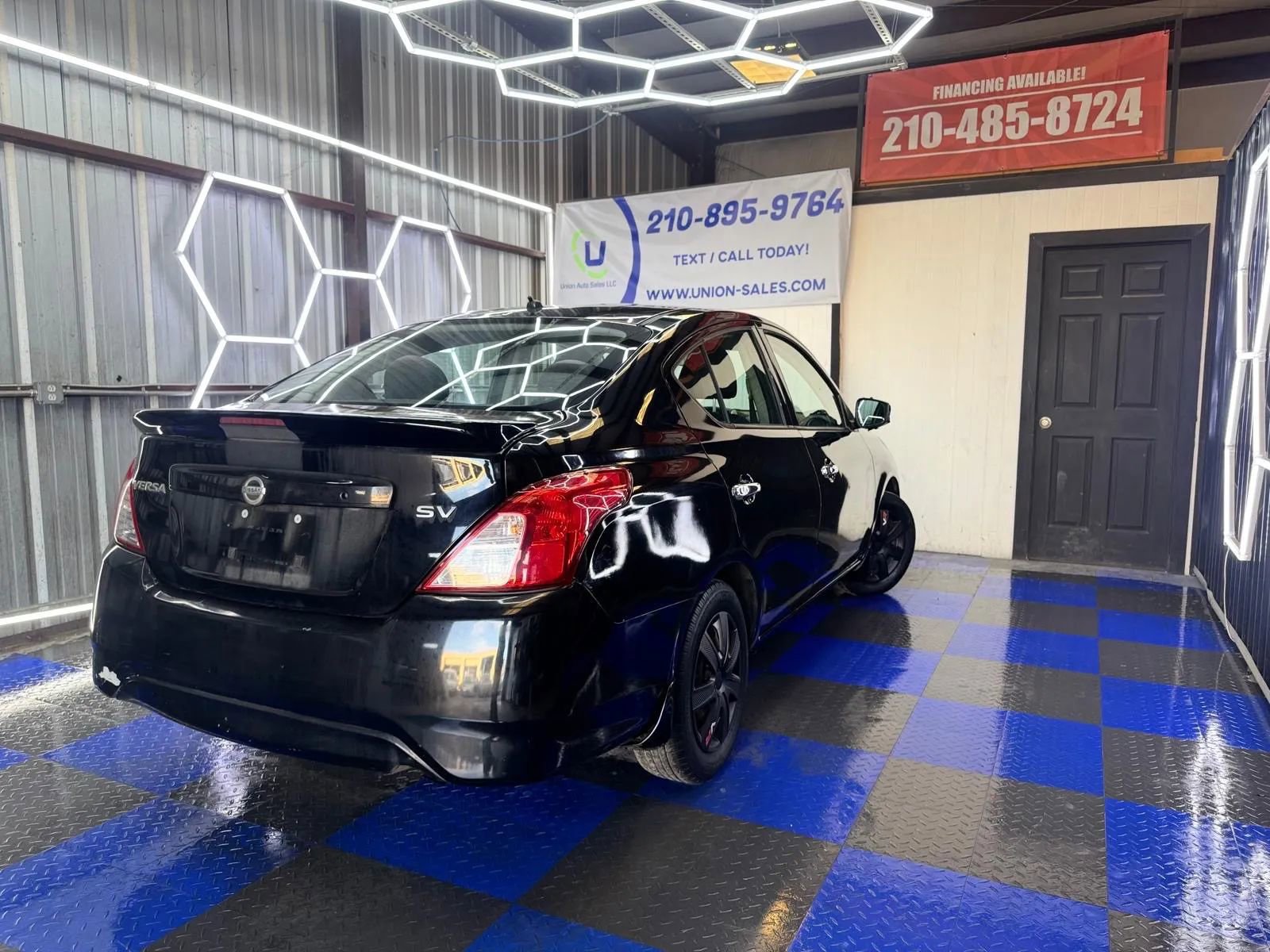 Used 2016 Nissan Versa SV image 15