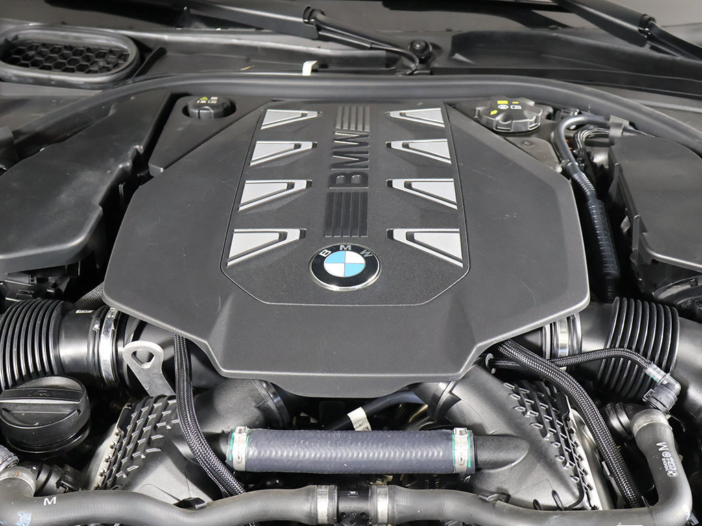 Used 2023 BMW 760i xDrive w/ Luxury Rear Seating Package AWD/4WD image 19