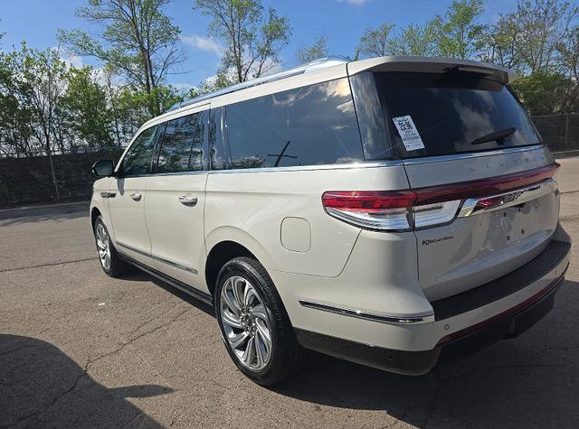 Used 2024 Lincoln Navigator L Reserve AWD/4WD image 7