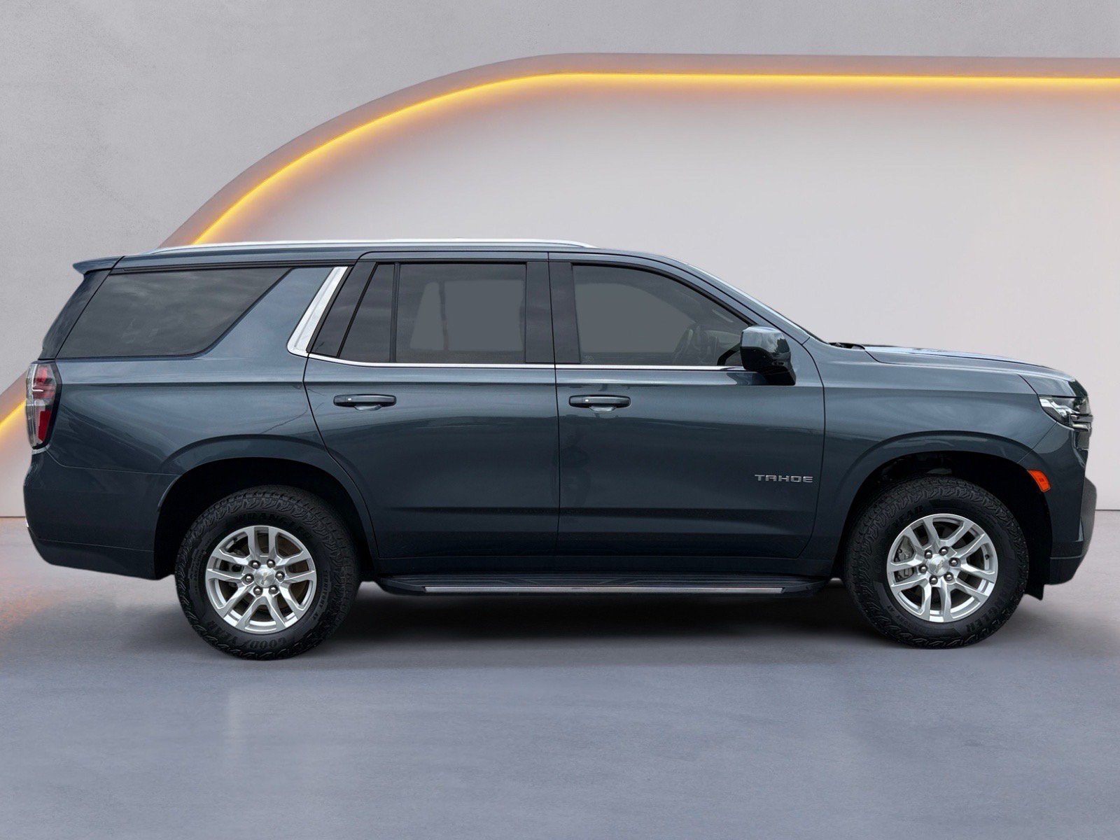 Used 2021 Chevrolet Tahoe LT RWD image 2