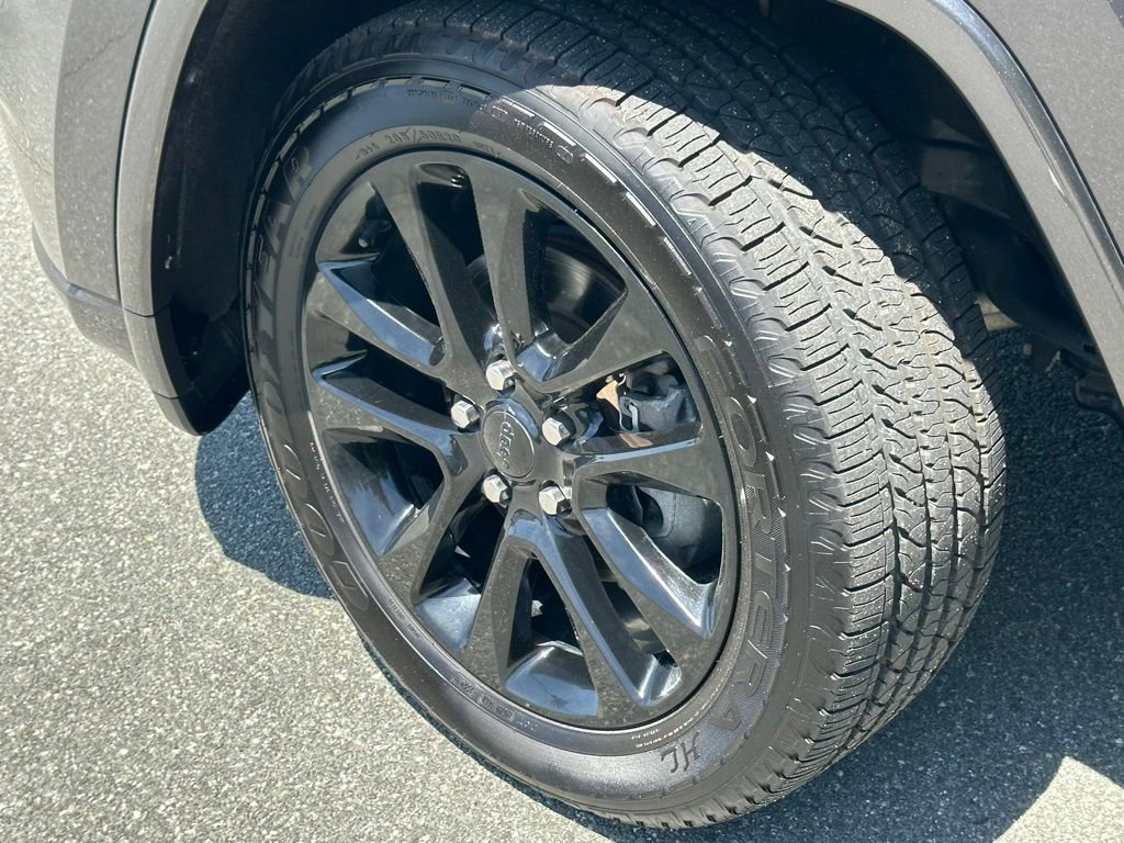 Used 2020 Jeep Grand Cherokee Altitude AWD/4WD image 3