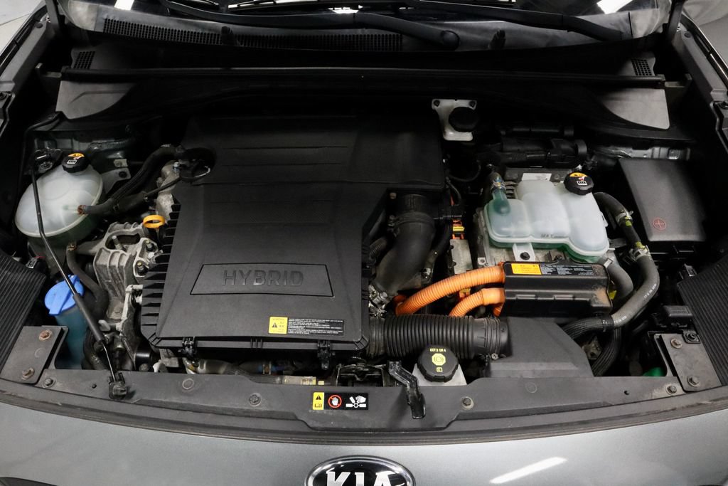 Used 2018 Kia Niro Touring FWD image 17