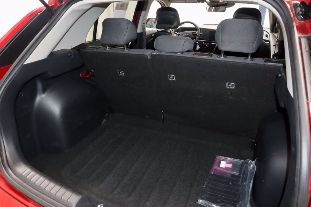 Used 2025 Kia Niro LX FWD image 12