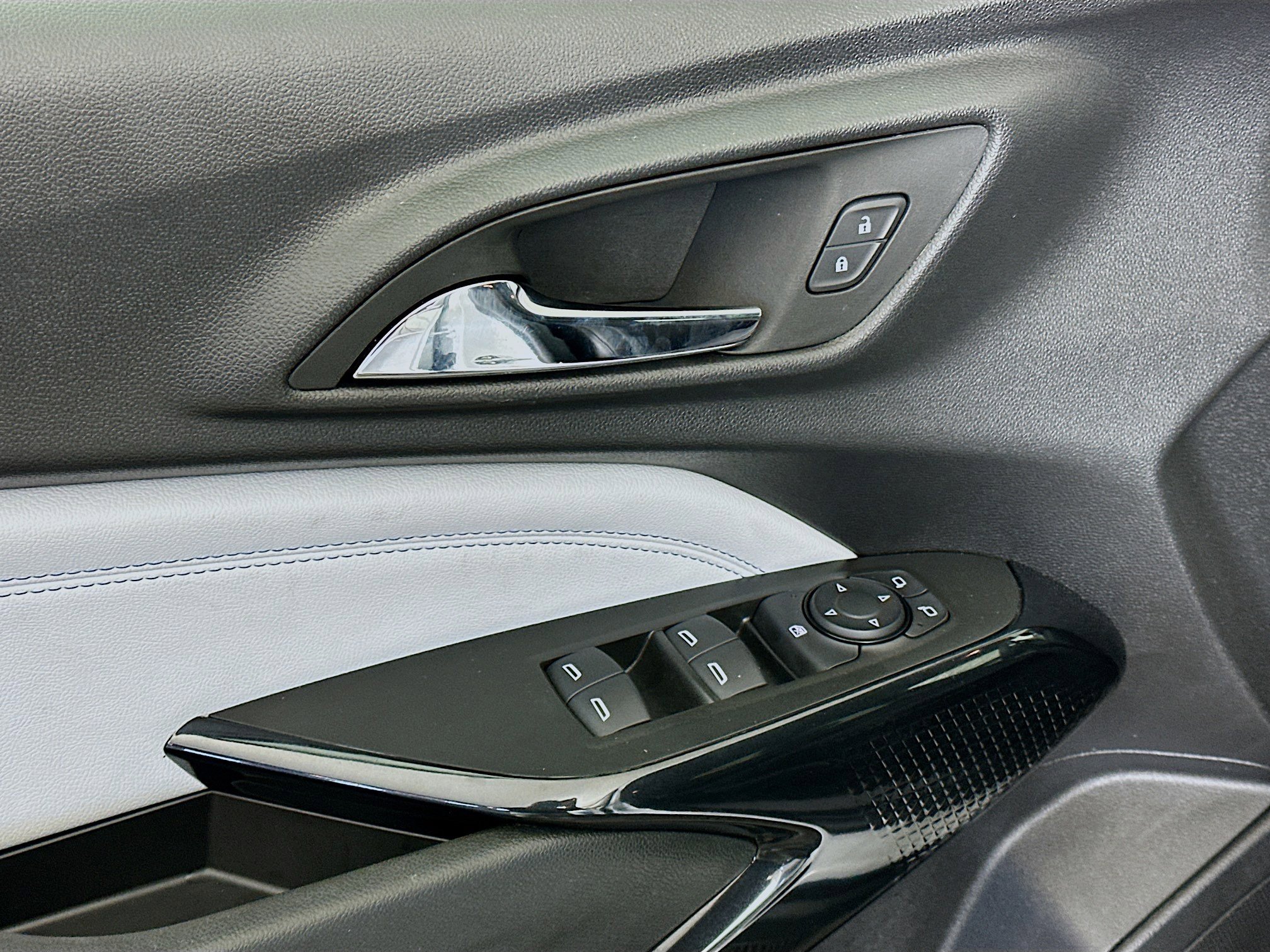 Used 2025 Chevrolet Trax LT image 15