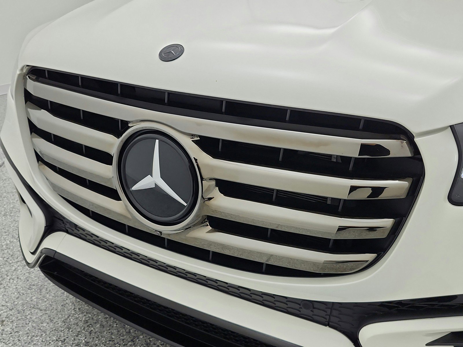 Used 2024 Mercedes-Benz GLS 450 4MATIC image 18