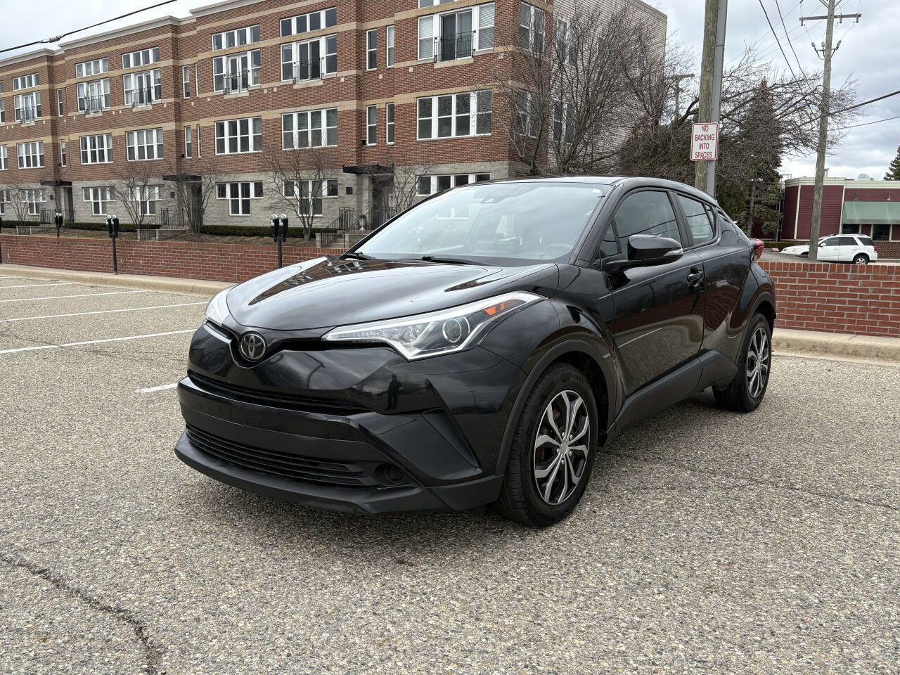 Used 2019 Toyota C-HR LE image 17