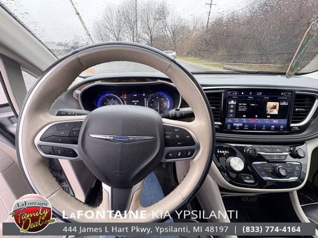 Used 2021 Chrysler Pacifica Limited image 14