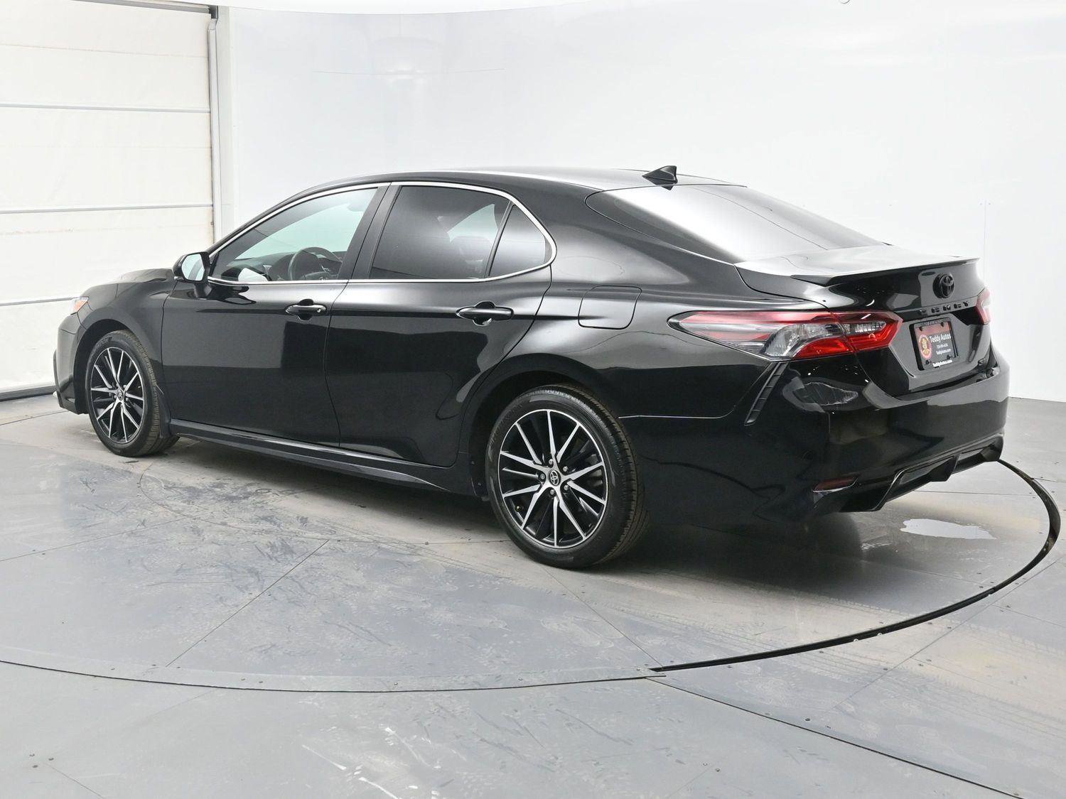 Used 2024 Toyota Camry SE image 21