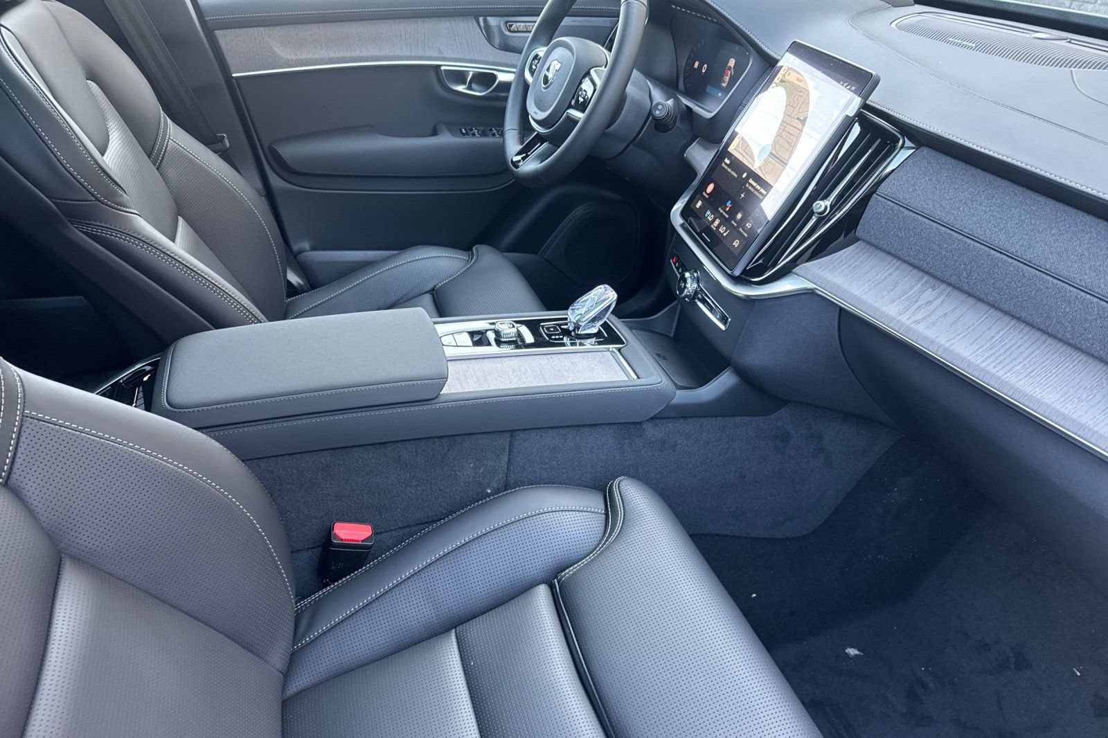 New 2026 Volvo XC90 T8 Ultra w/ Protection Package AWD/4WD image 18