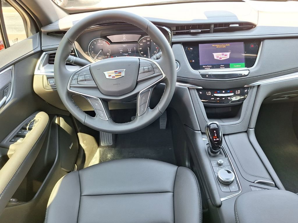 New 2025 Cadillac XT5 Luxury w/ LPO, Floor Liner Package image 9