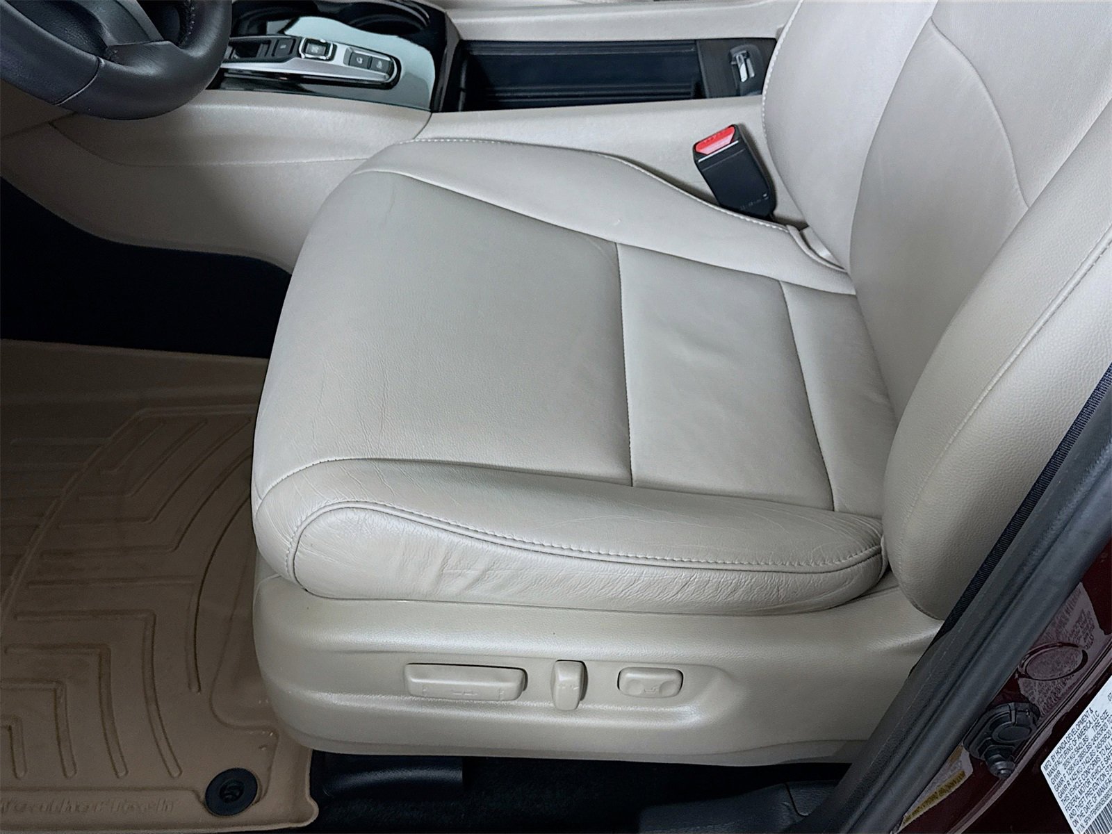 Used 2022 Honda Pilot Touring image 16