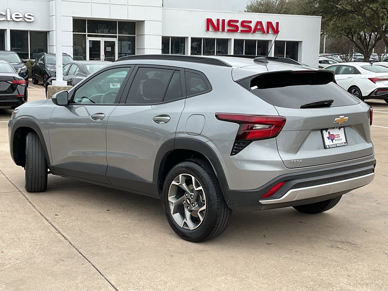 Used 2025 Chevrolet Trax LT image 7